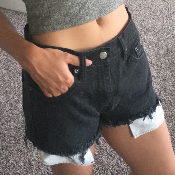 Levi Shorts - Picture 1 of 2